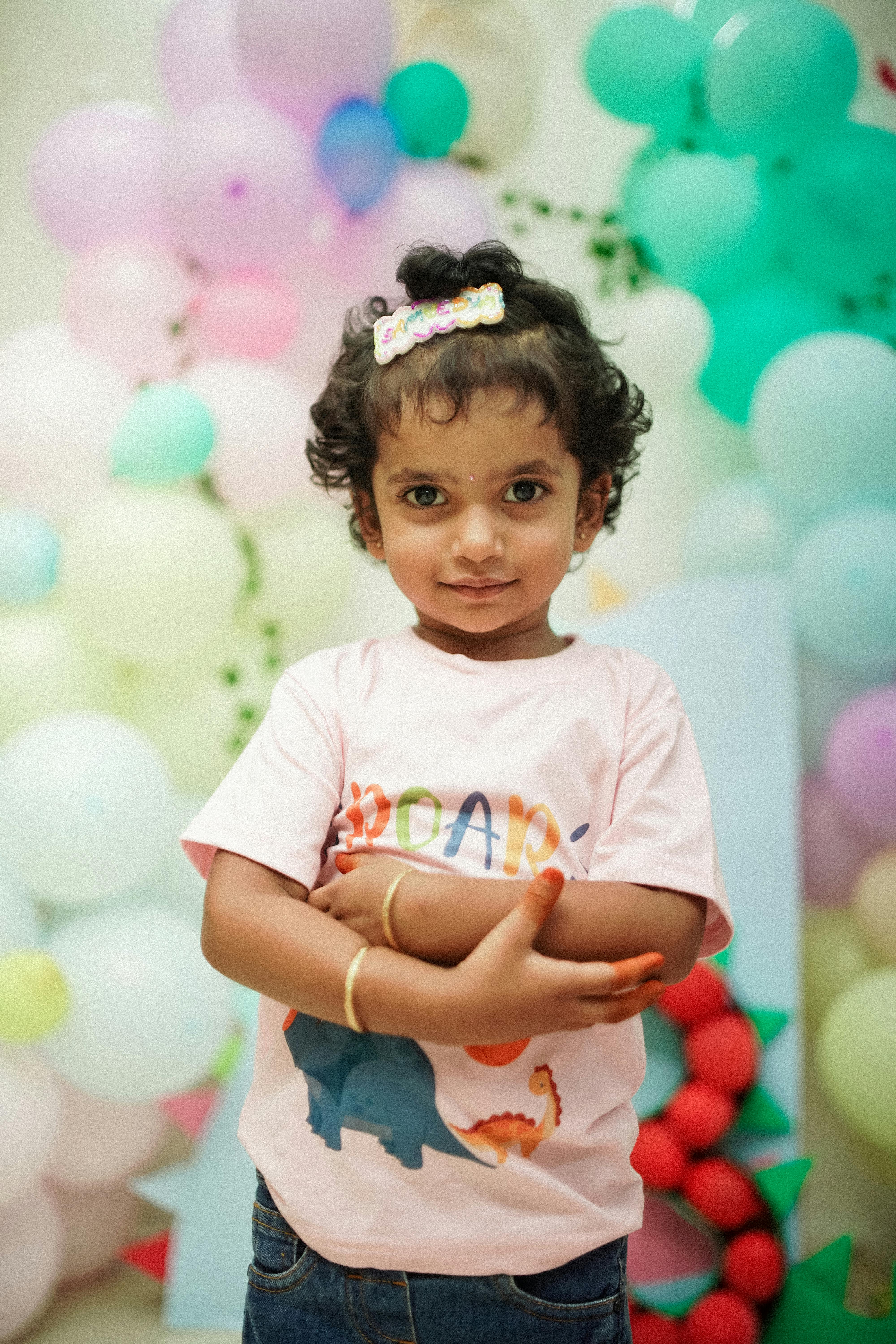 都市回声关系成长海报